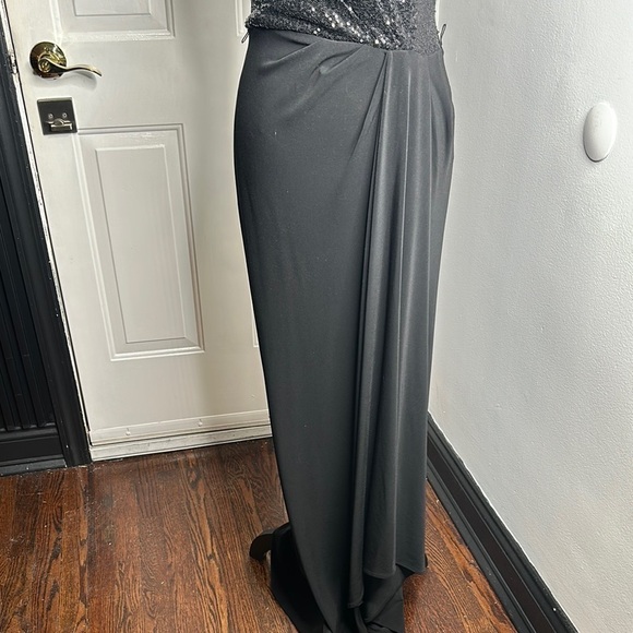 Ralph Lauren Elegant Black Sequin Full Length Gown - Picture 3 of 13